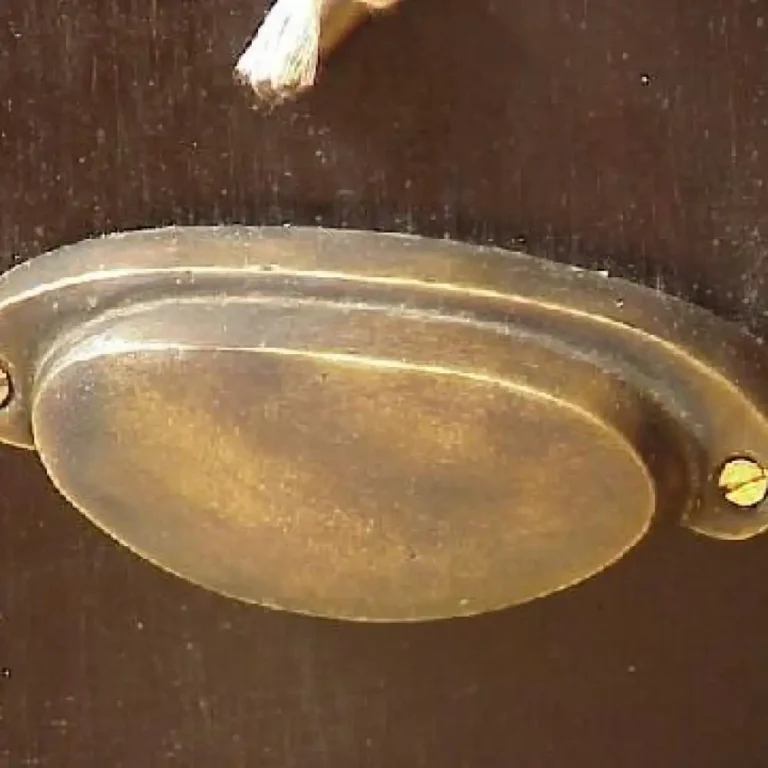 handle 011