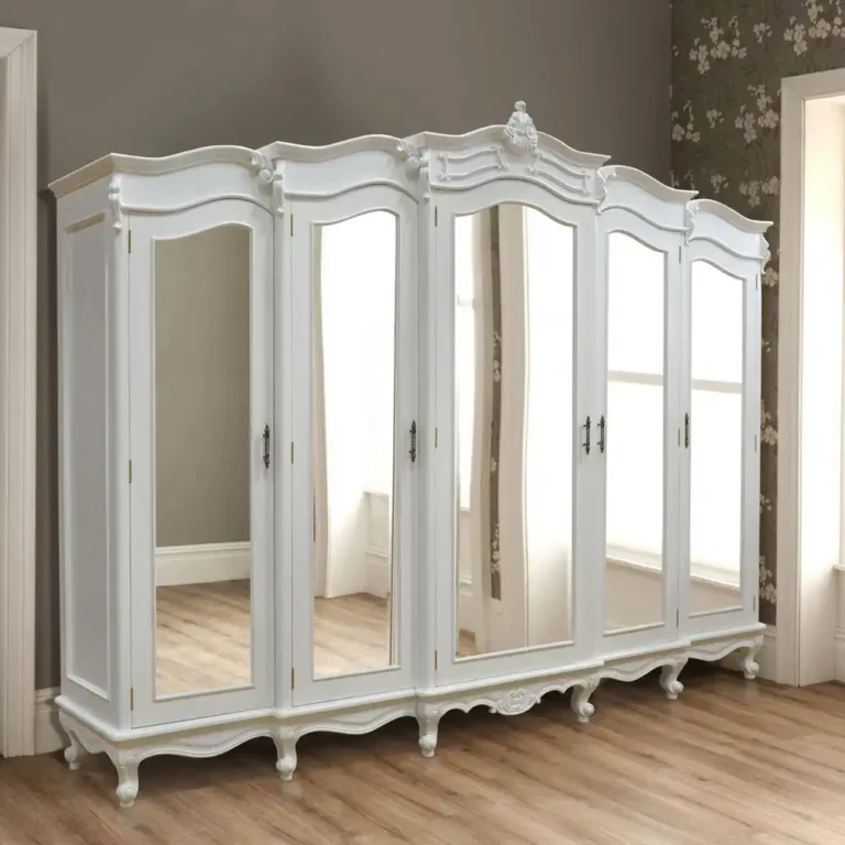 armoire rococo