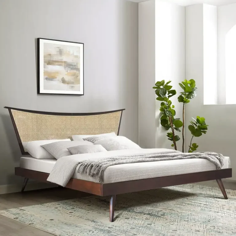 horizon curve rattan bed