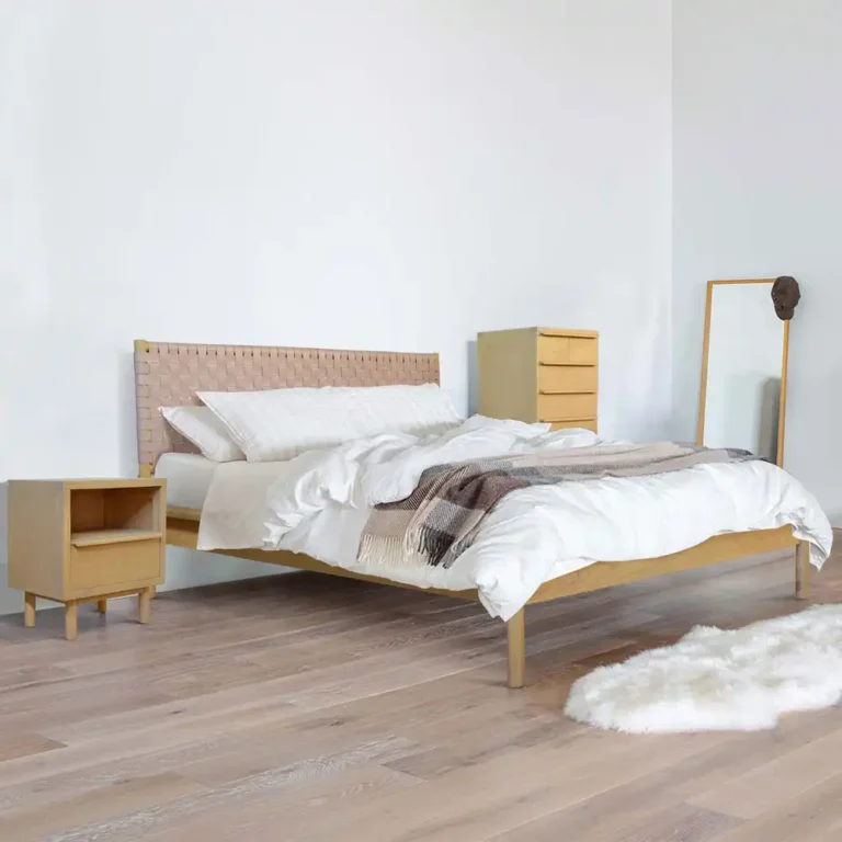 seed bed with woven leather mattress size 160x200 1