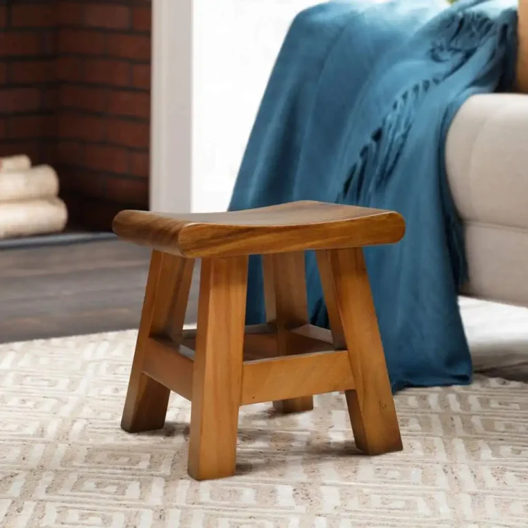 stool kotak kecil